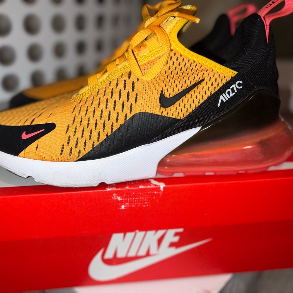 Gently used Nike air max 270